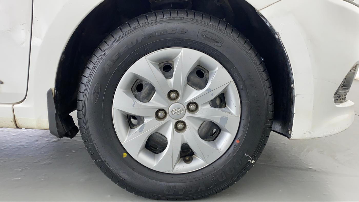 2015 Hyundai Elite i20 MAGNA 1.2, Petrol, Manual, 66,203 km, Right Front Wheel