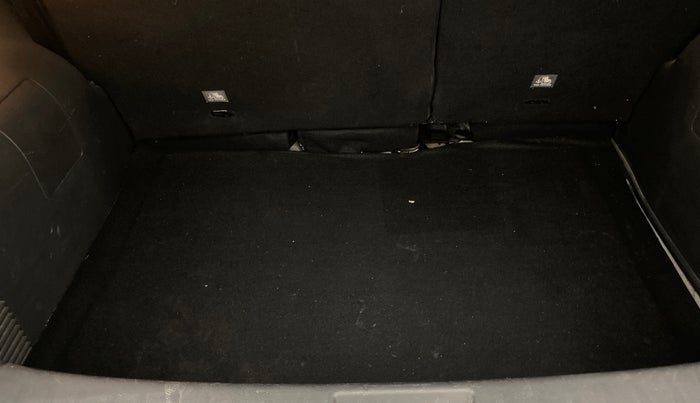 2021 Nissan MAGNITE XV TURBO CVT, Petrol, Automatic, 33,105 km, Boot Inside