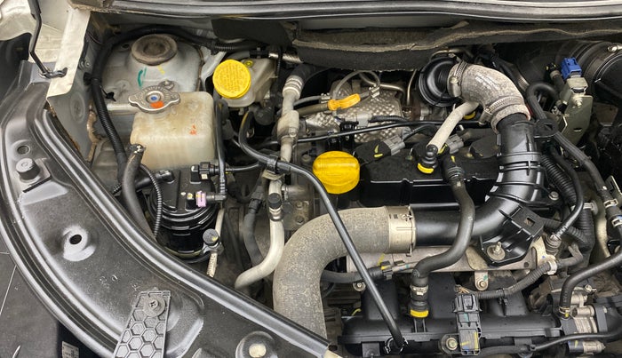 2021 Nissan MAGNITE XV TURBO CVT, Petrol, Automatic, 33,105 km, Engine View - Right