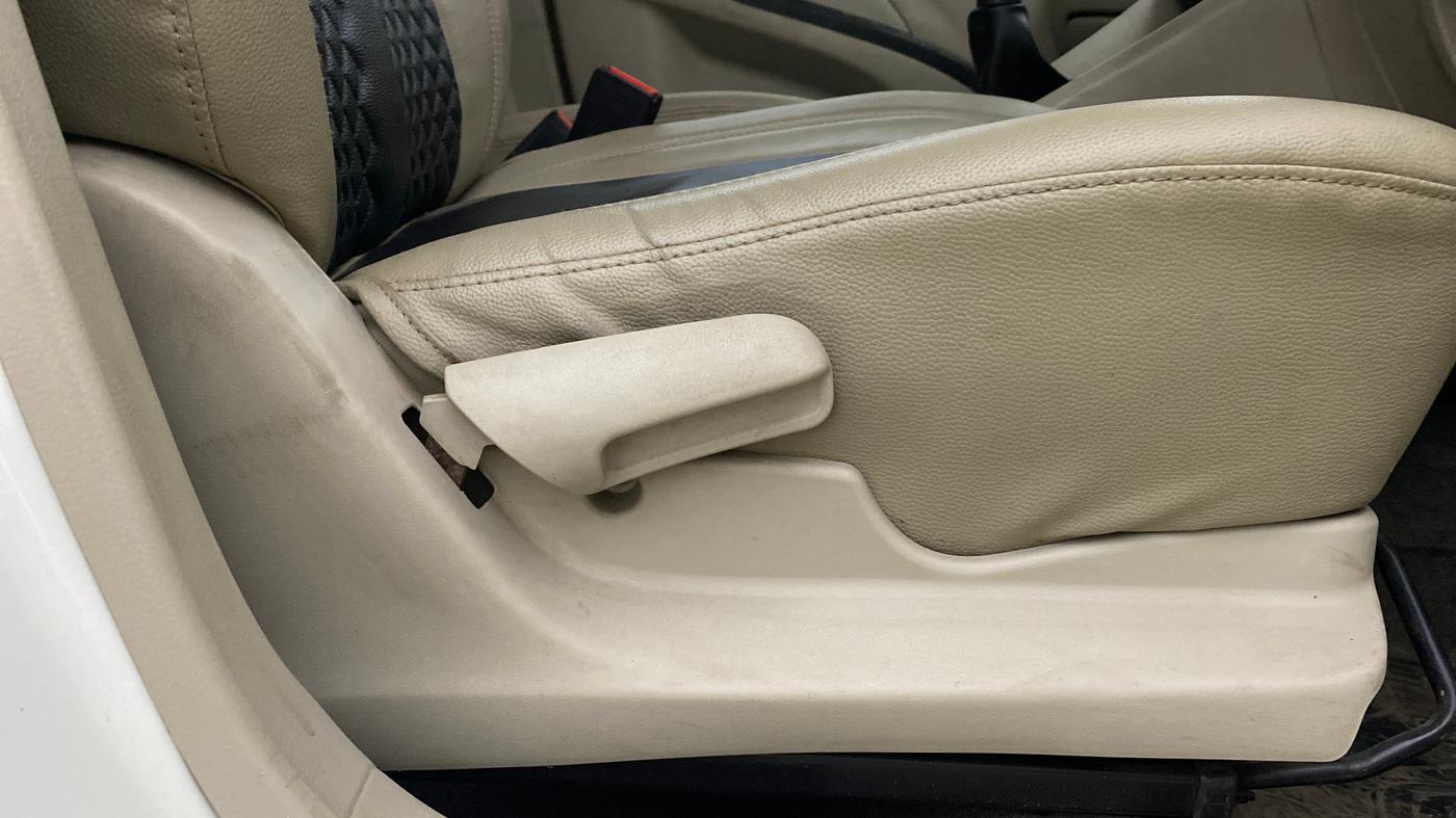 2020 Maruti Celerio VXI CNG, CNG, Manual, 86,131 km, Driver Side Adjustment Panel