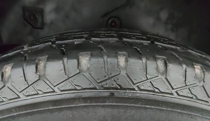 2021 Mahindra Thar LX HT PETROL 4WD MT, Petrol, Manual, 81,382 km, Left Rear Tyre Tread