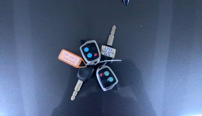 2017 Maruti Alto 800 LXI, CNG, Manual, 71,522 km, Key Close Up