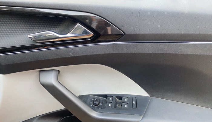 2021 Skoda KUSHAQ STYLE 1.5L TSI DSG, Petrol, Automatic, 25,765 km, Driver Side Door Panels Control