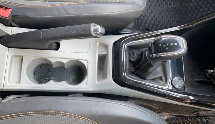 2021 Skoda KUSHAQ STYLE 1.5L TSI DSG, Petrol, Automatic, 25,765 km, Gear Lever