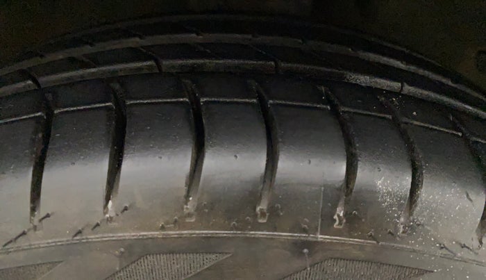 2014 Maruti Celerio VXI AMT, Petrol, Automatic, 48,363 km, Right Front Tyre Tread