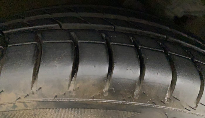 2014 Maruti Celerio VXI AMT, Petrol, Automatic, 48,363 km, Right Rear Tyre Tread