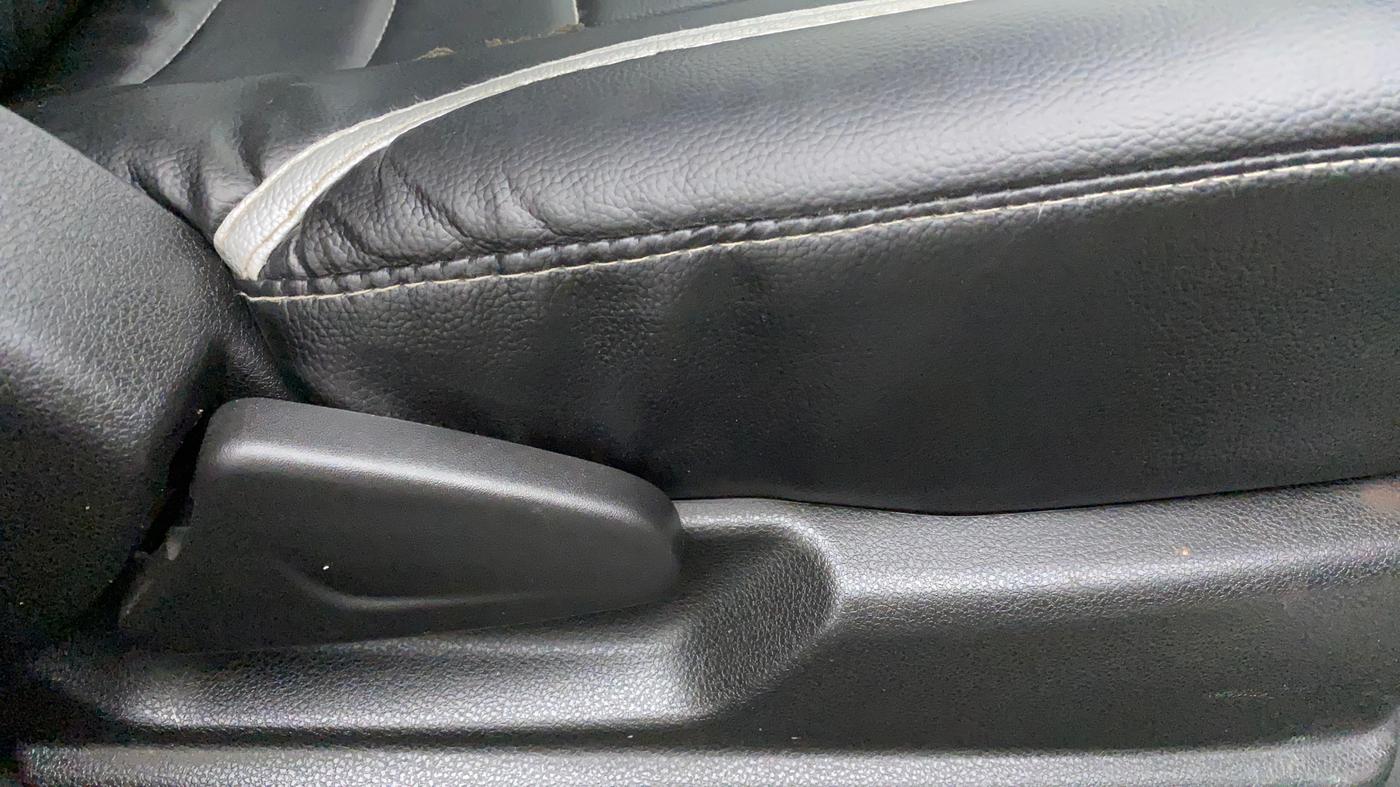 2020 Renault Kwid NEOTECH RXL 0.8, Petrol, Manual, 10,607 km, Driver Side Adjustment Panel
