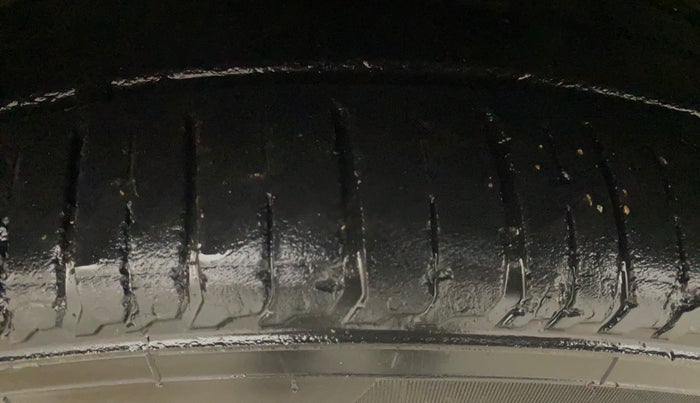 2021 Renault TRIBER RXZ AMT, Petrol, Automatic, 34,637 km, Left Front Tyre Tread