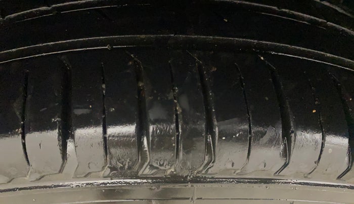 2021 Renault TRIBER RXZ AMT, Petrol, Automatic, 34,637 km, Right Rear Tyre Tread