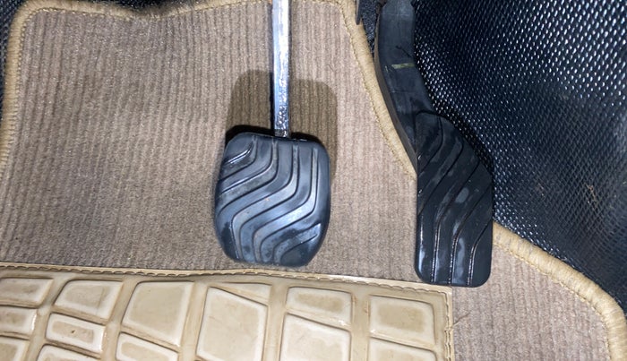 2021 Renault TRIBER RXZ AMT, Petrol, Automatic, 34,637 km, Pedals