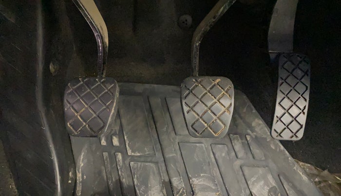 2023 Skoda SLAVIA STYLE 1.0L TSI MT, Petrol, Manual, 33,549 km, Pedals