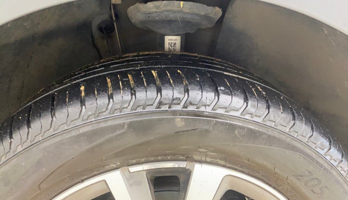 2023 Skoda SLAVIA STYLE 1.0L TSI MT, Petrol, Manual, 33,549 km, Right Front Tyre Tread