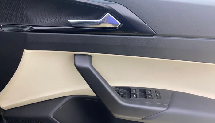 2023 Skoda SLAVIA STYLE 1.0L TSI MT, Petrol, Manual, 33,549 km, Driver Side Door Panels Control