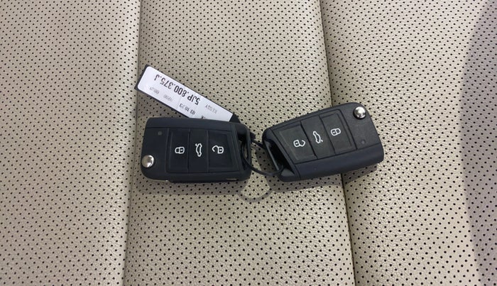 2023 Skoda SLAVIA STYLE 1.0L TSI MT, Petrol, Manual, 33,549 km, Key Close Up