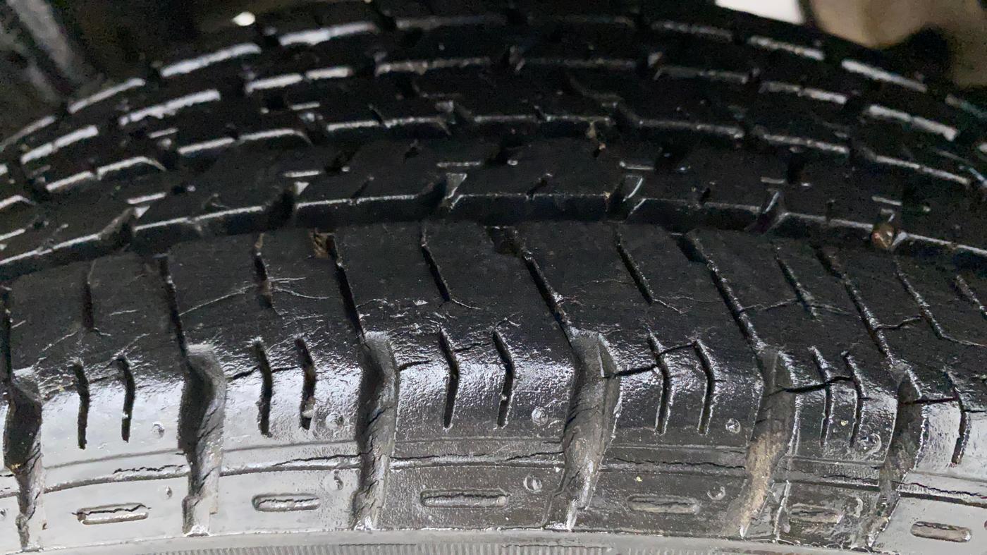 2011 Maruti Zen Estilo VXI, Petrol, Manual, 30,210 km, Right Rear Tyre Tread
