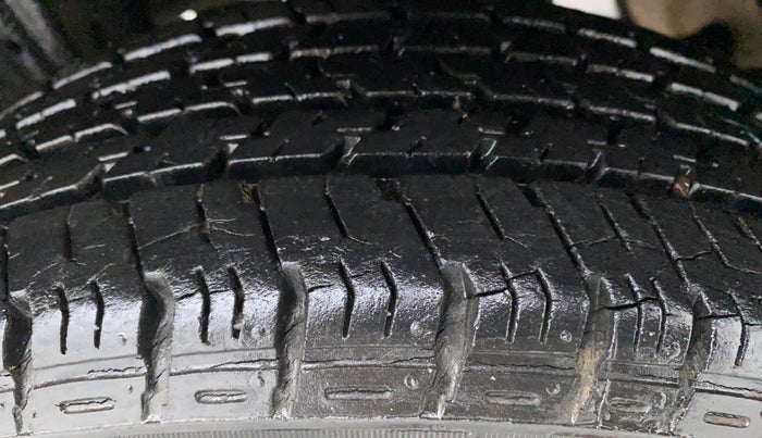 2011 Maruti Zen Estilo VXI, Petrol, Manual, 30,210 km, Right Rear Tyre Tread