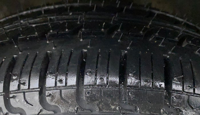 2011 Maruti Zen Estilo VXI, Petrol, Manual, 30,210 km, Left Front Tyre Tread
