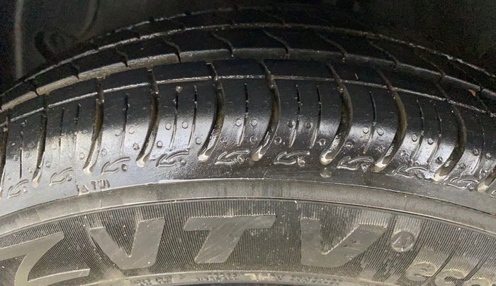 2015 Hyundai Xcent S 1.2, Petrol, Manual, 37,063 km, Left Front Tyre Tread