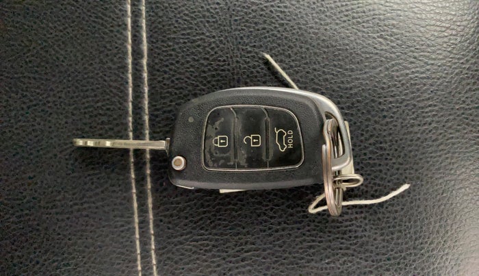 2015 Hyundai Xcent S 1.2, Petrol, Manual, 37,063 km, Key Close Up