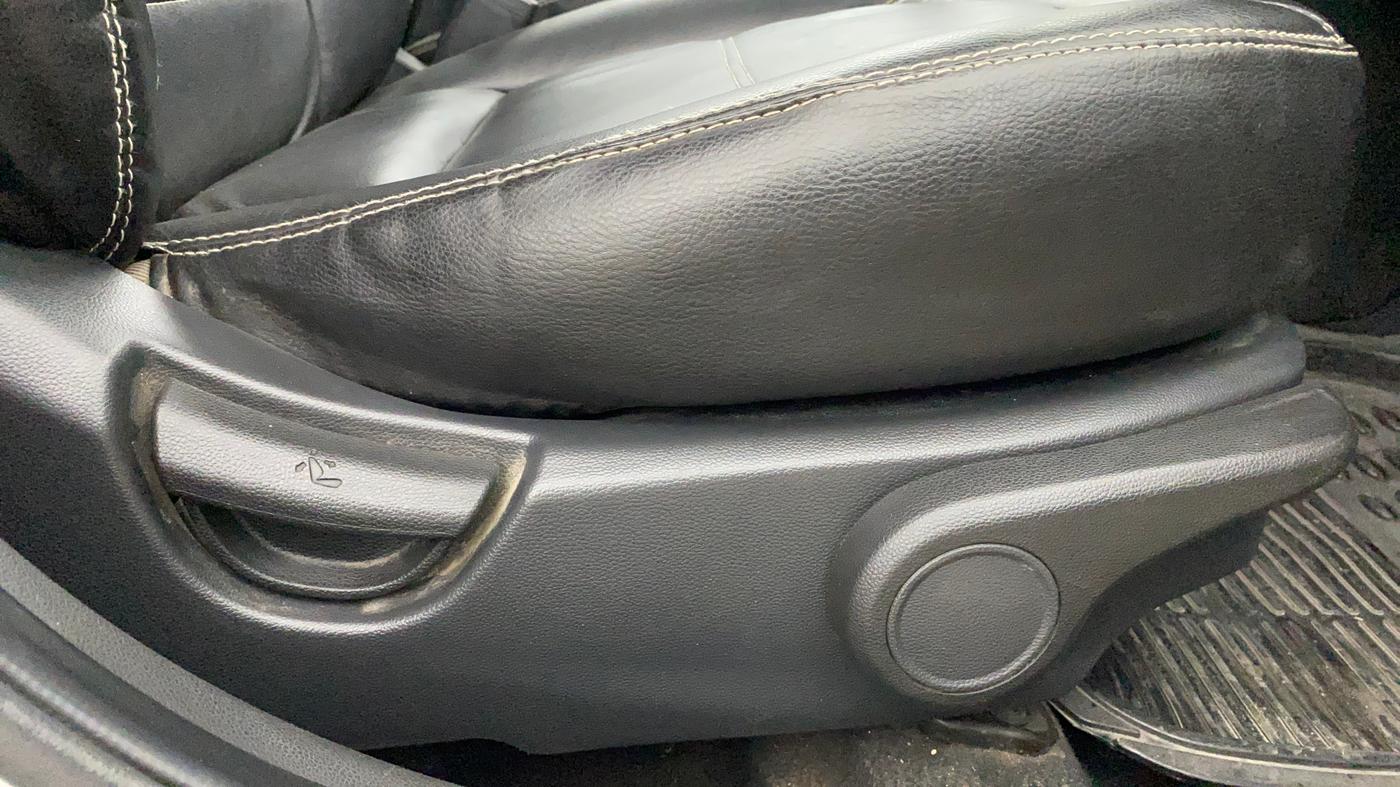 2015 Hyundai Xcent S 1.2, Petrol, Manual, 37,063 km, Driver Side Adjustment Panel