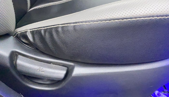 2019 Hyundai Grand i10 MAGNA 1.2 KAPPA VTVT, Petrol, Manual, 52,965 km, Driver Side Adjustment Panel