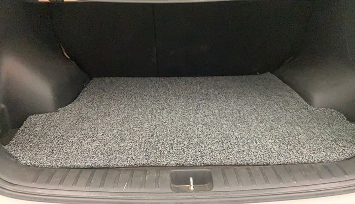 2017 Hyundai Tucson GLS 4WD AT DIESEL, Diesel, Automatic, 1,31,162 km, Boot Inside