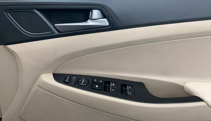 2017 Hyundai Tucson GLS 4WD AT DIESEL, Diesel, Automatic, 1,31,162 km, Driver Side Door Panels Control