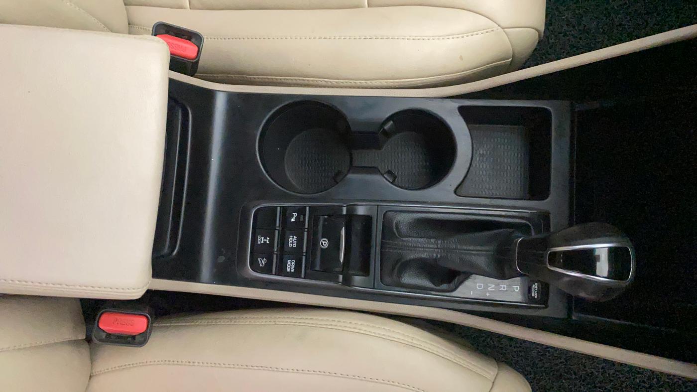 2017 Hyundai Tucson GLS 4WD AT DIESEL, Diesel, Automatic, 1,31,162 km, Gear Lever