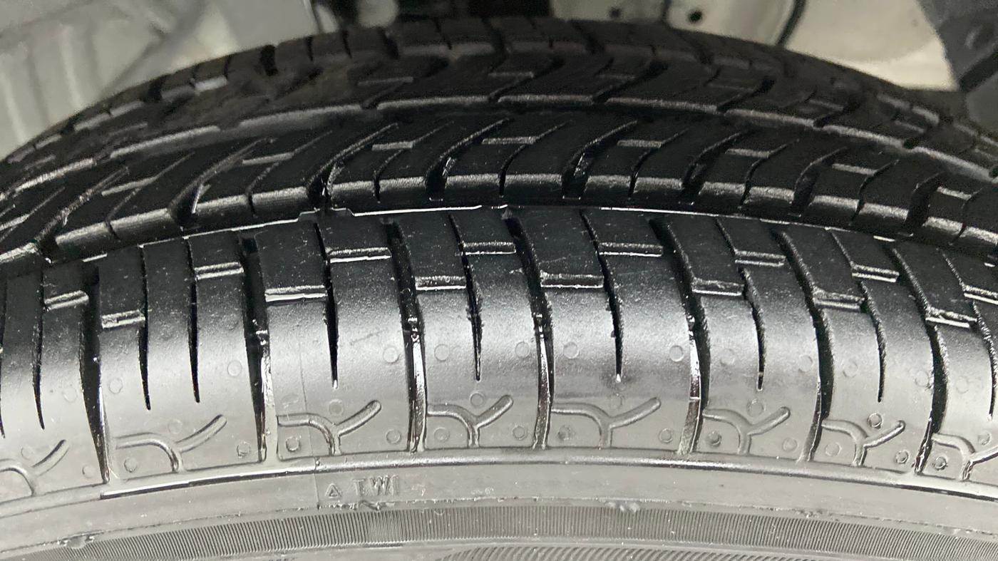 2022 Hyundai NEW SANTRO SPORTZ EXECUTIVE CNG, CNG, Manual, 2,510 km, Right Front Tyre Tread