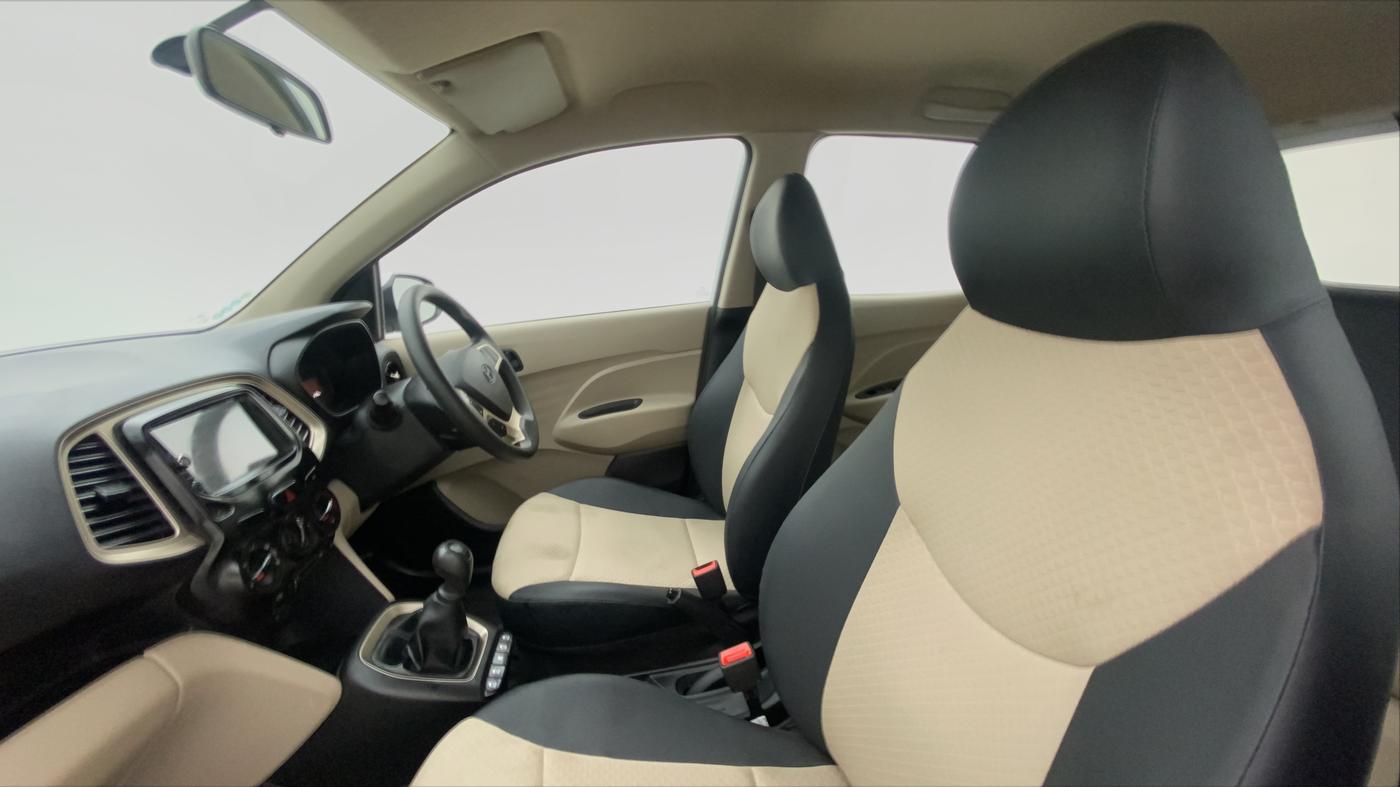 2022 Hyundai NEW SANTRO SPORTZ EXECUTIVE CNG, CNG, Manual, 2,510 km, Right Side Front Door Cabin