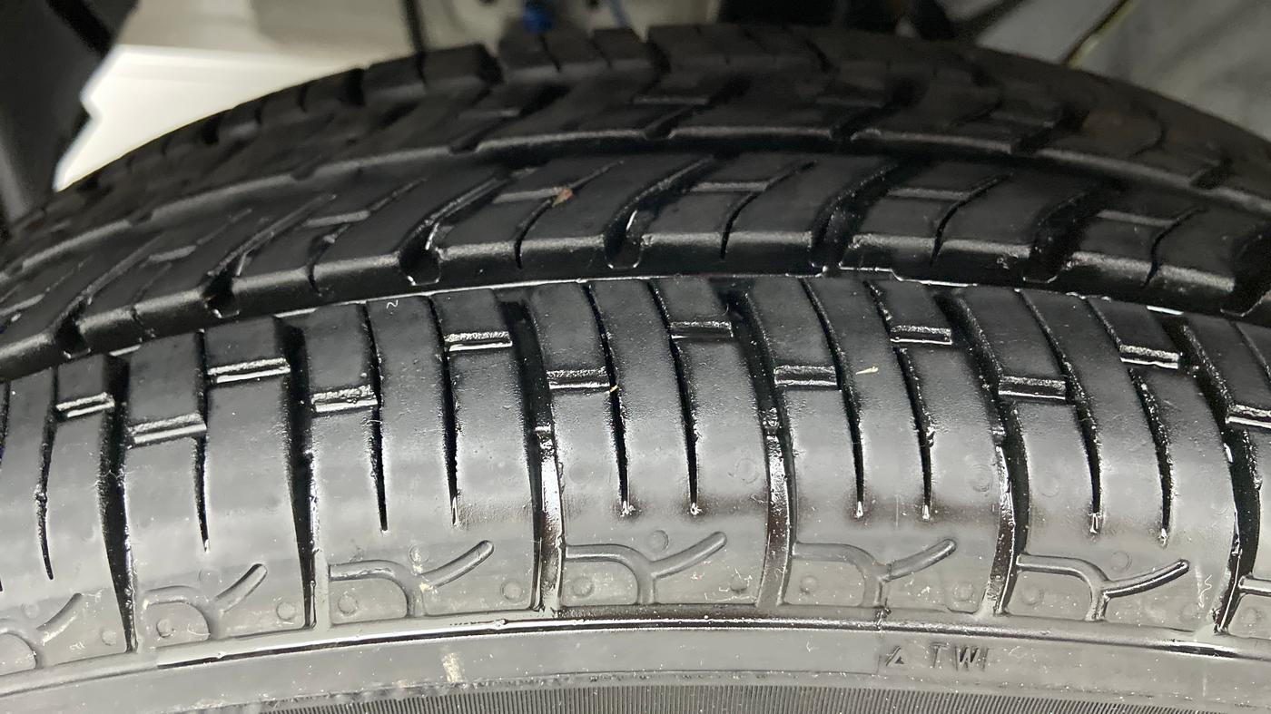 2022 Hyundai NEW SANTRO SPORTZ EXECUTIVE CNG, CNG, Manual, 2,510 km, Left Front Tyre Tread
