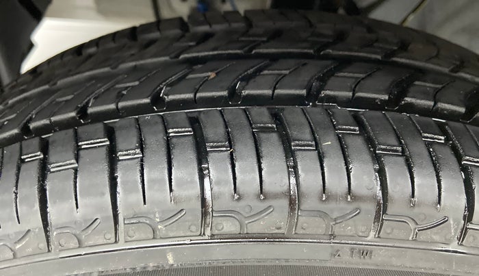 2022 Hyundai NEW SANTRO SPORTZ EXECUTIVE CNG, CNG, Manual, 2,510 km, Left Front Tyre Tread