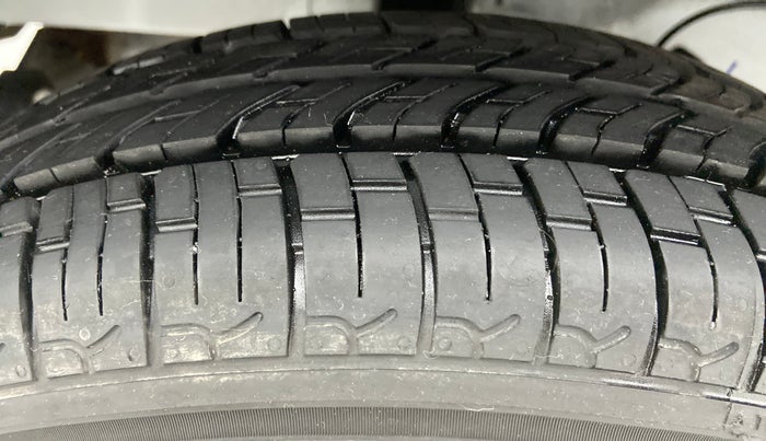 2022 Hyundai NEW SANTRO SPORTZ EXECUTIVE CNG, CNG, Manual, 2,510 km, Right Rear Tyre Tread