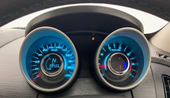 2017 Mahindra XUV500 W6, Diesel, Manual, 99,388 km, Odometer Image
