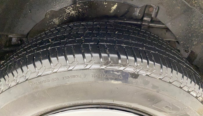 2017 Mahindra XUV500 W6, Diesel, Manual, 99,388 km, Left Rear Tyre Tread