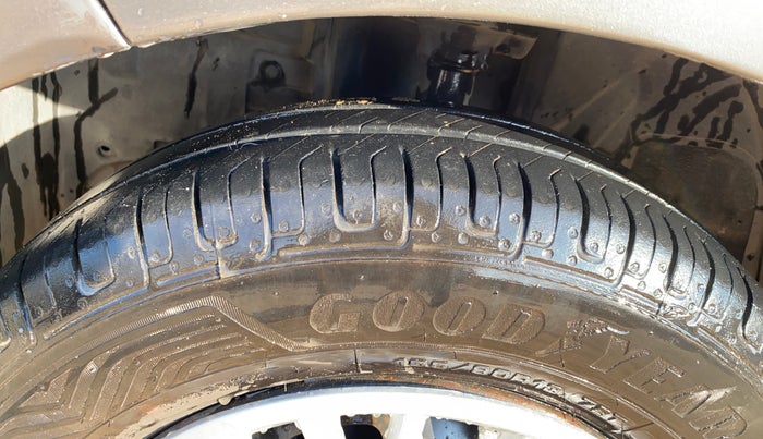 2017 Datsun Redi Go T, Petrol, Manual, 80,717 km, Left Front Tyre Tread