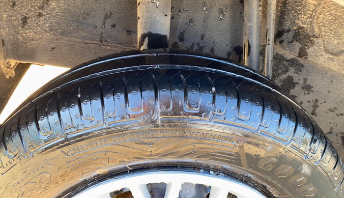 2017 Datsun Redi Go T, Petrol, Manual, 80,717 km, Right Rear Tyre Tread