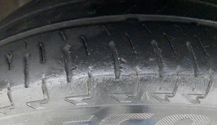 2017 Honda Brio VX AT, Petrol, Automatic, 66,545 km, Right Front Tyre Tread