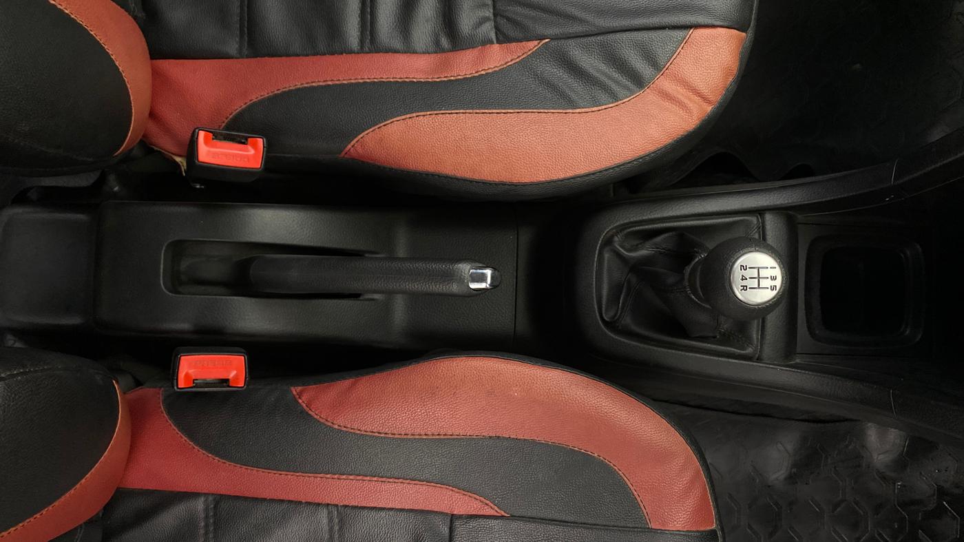 2017 Maruti Swift VXI, Petrol, Manual, 29,558 km, Gear Lever