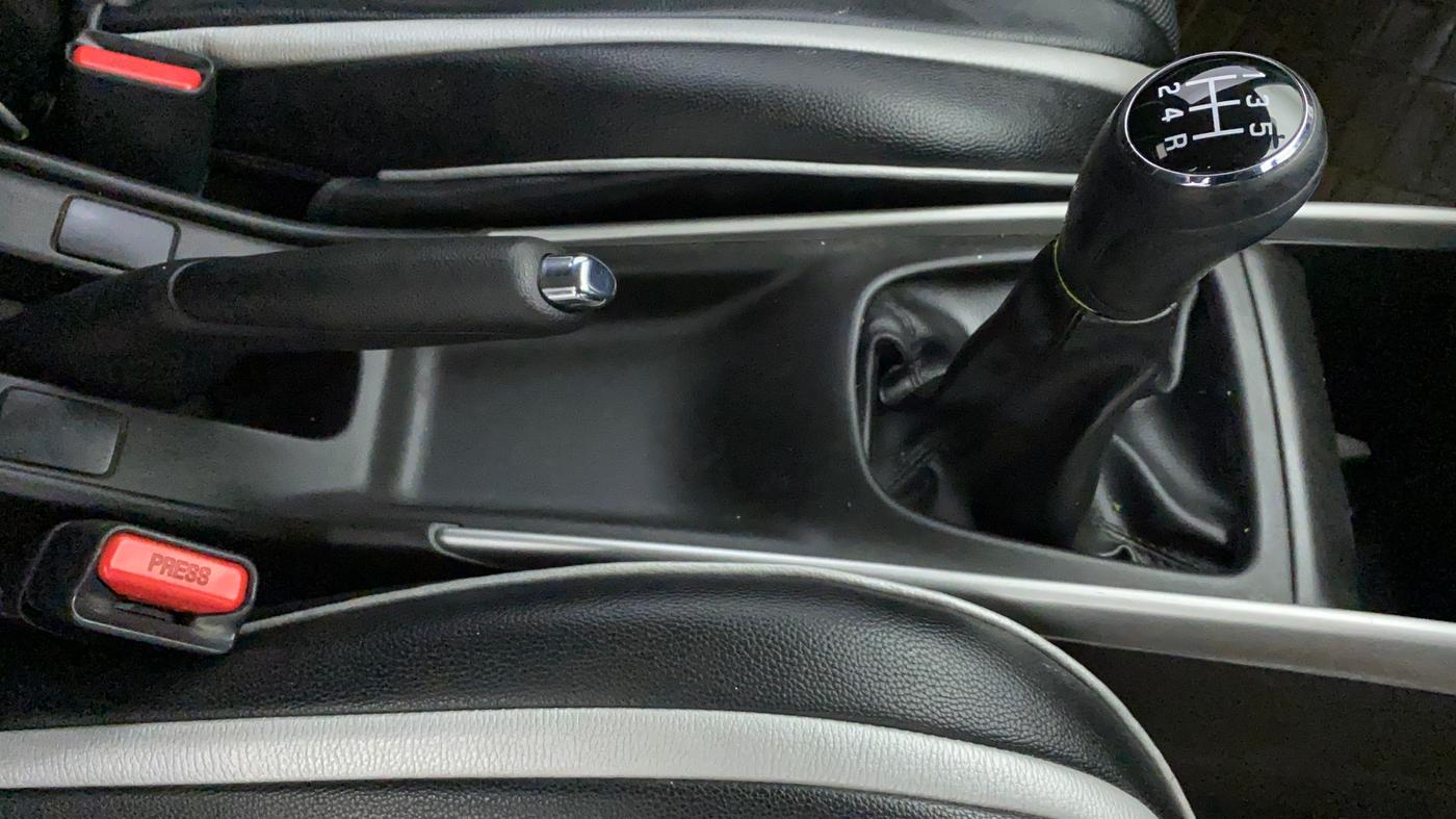 2018 Maruti Baleno DELTA PETROL 1.2, Petrol, Manual, 42,604 km, Gear Lever
