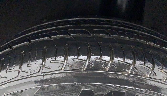 2018 Maruti Baleno DELTA PETROL 1.2, Petrol, Manual, 42,604 km, Left Rear Tyre Tread