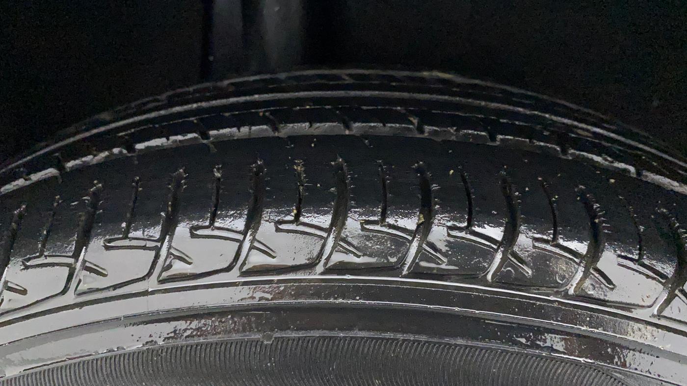 2018 Maruti Baleno DELTA PETROL 1.2, Petrol, Manual, 42,604 km, Right Rear Tyre Tread
