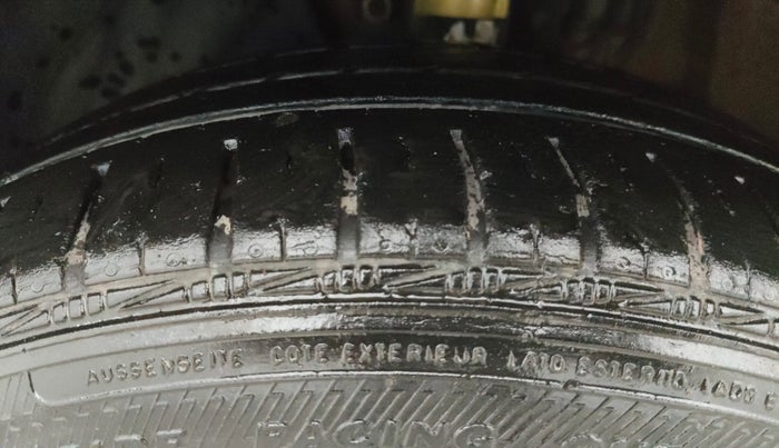 2017 Volkswagen Vento HIGHLINE PETROL AT, Petrol, Automatic, 1,13,017 km, Left Front Tyre Tread