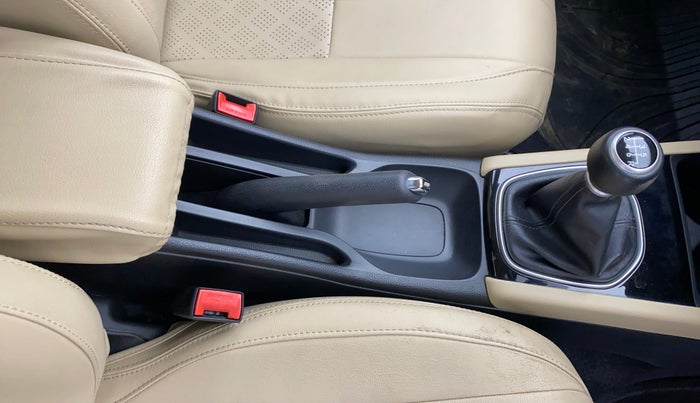 2020 Honda City 1.5L I-VTEC V MT 5TH GEN, Petrol, Manual, 24,274 km, Gear Lever