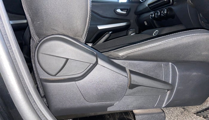 2023 Nissan MAGNITE XV PREMIUM TURBO (O) CVT, Petrol, Automatic, 39,099 km, Driver Side Adjustment Panel