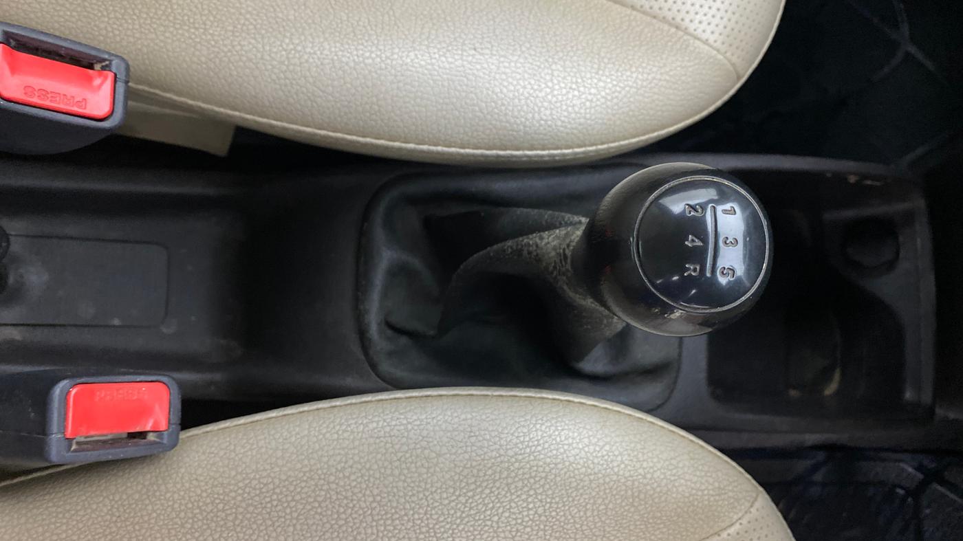 2018 Hyundai Eon ERA +, CNG, Manual, 69,568 km, Gear Lever