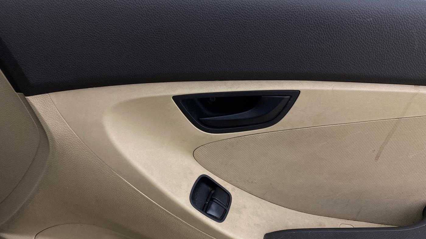 2018 Hyundai Eon ERA +, CNG, Manual, 69,568 km, Driver Side Door Panels Control