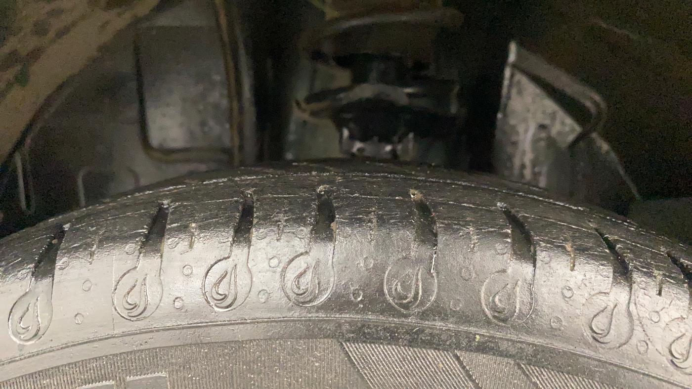 2021 Renault Kwid NEOTECH RXL 1.0 MT, CNG, Manual, 50,989 km, Left Front Tyre Tread