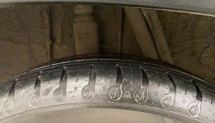 2021 Renault Kwid NEOTECH RXL 1.0 MT, CNG, Manual, 50,943 km, Right Rear Tyre Tread