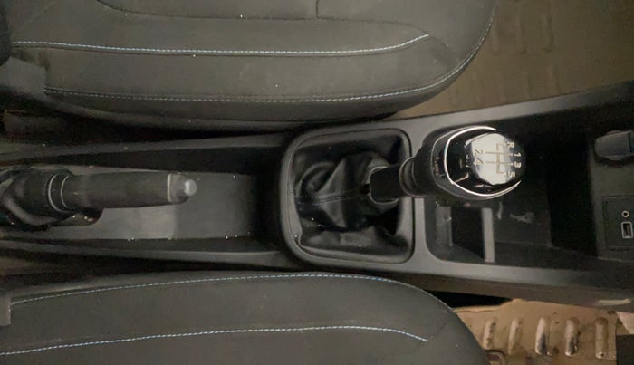 2021 Renault Kwid NEOTECH RXL 1.0 MT, CNG, Manual, 50,943 km, Gear Lever